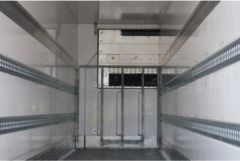 Sor IBERICA City trailer Koel/Vries+ klep 2500kg Bi-temp Carrier Vektor 19 MT - Gjysmë rimorkio frigorifer: foto 4 Sor IBERICA City trailer Koel/Vries+ klep 2500kg Bi-temp Carrier Vektor 19 MT - Gjysmë rimorkio frigorifer: foto 4