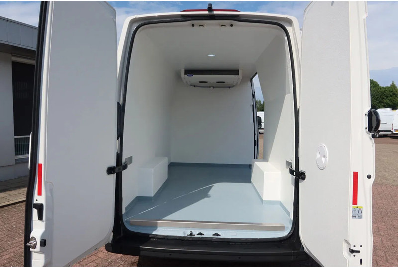 Volkswagen Crafter 177 PK Koel/ Vries/ Verwarmen Carrier xarios 350 met nachtaansluiting BPM vrij. - Furgon frigorifer: foto 4 Volkswagen Crafter 177 PK Koel/ Vries/ Verwarmen Carrier xarios 350 met nachtaansluiting BPM vrij. - Furgon frigorifer: foto 4