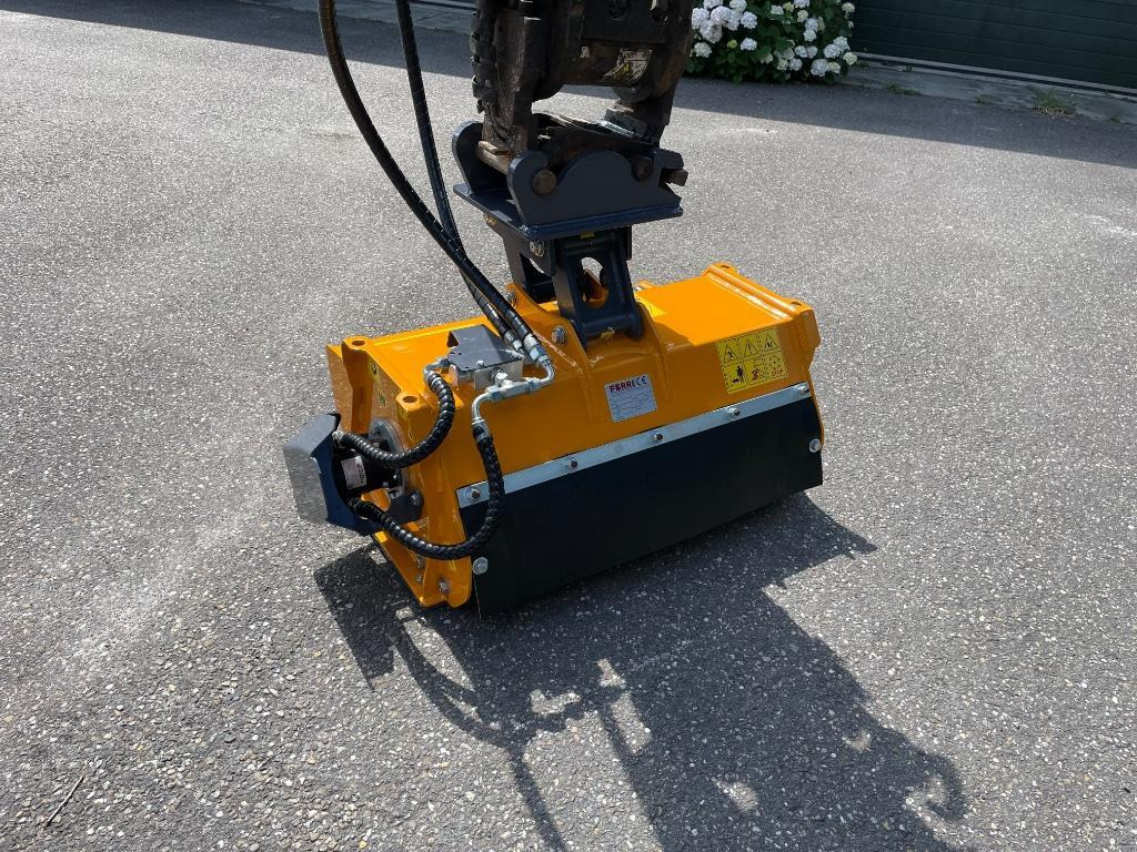 Ferri klepelbak voor aan de kraan CW05 CW10 CW30 - Trince/ Grirese degesh dhe bari: foto 3 Ferri klepelbak voor aan de kraan CW05 CW10 CW30 - Trince/ Grirese degesh dhe bari: foto 3