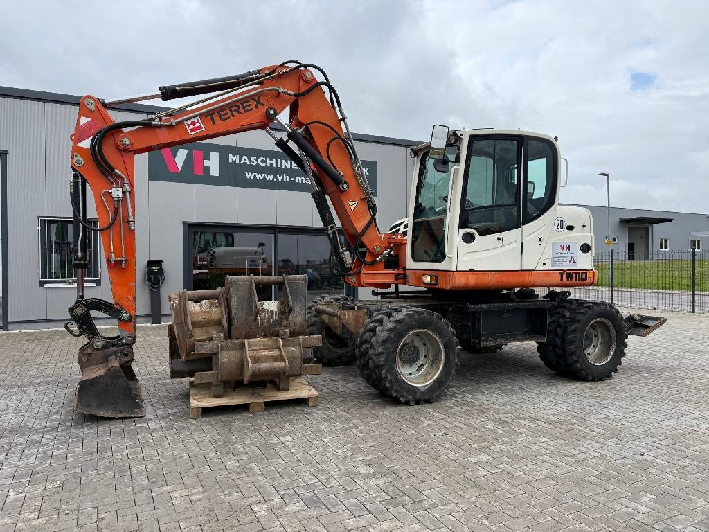 Terex TW 110  - Ekskavator me goma: foto 1 Terex TW 110  - Ekskavator me goma: foto 1