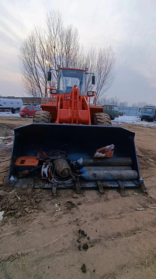 DOOSAN DL503 WHEEL LOADER - Fadrom me goma: foto 2 DOOSAN DL503 WHEEL LOADER - Fadrom me goma: foto 2