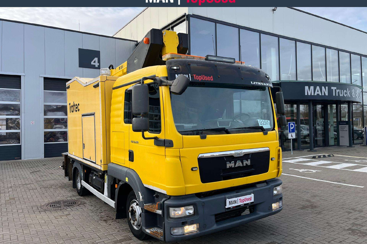 MAN 8.220 4X2 bokštelis(9291) - Kamion me vinç: foto 2 MAN 8.220 4X2 bokštelis(9291) - Kamion me vinç: foto 2