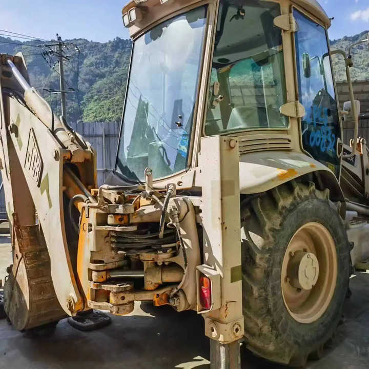 Backhoe loader JCB 3CX 4*4 tlb loader UKmade, used cheap JCB 3CX retro loader and digger - Fadromë me shkarkim nga prapa: foto 1 Backhoe loader JCB 3CX 4*4 tlb loader UKmade, used cheap JCB 3CX retro loader and digger - Fadromë me shkarkim nga prapa: foto 1