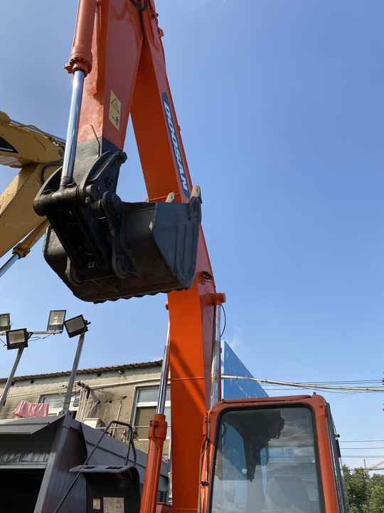 Best Selling DOOSAN excavator machine construction used machinery equipment dx225 DX60 DX70 DH60 DH220 used excavators in stock - Ekskavator: foto 4 Best Selling DOOSAN excavator machine construction used machinery equipment dx225 DX60 DX70 DH60 DH220 used excavators in stock - Ekskavator: foto 4