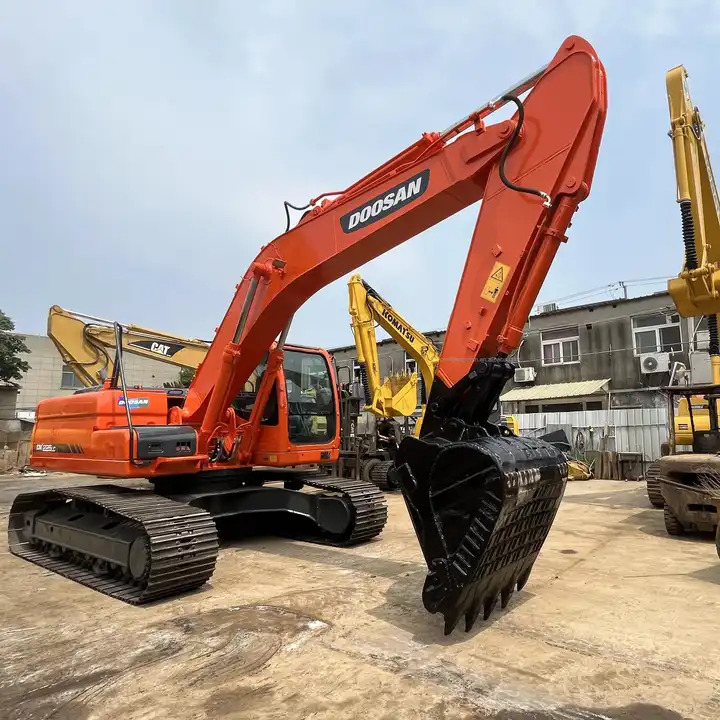 Best Selling DOOSAN excavator machine construction used machinery equipment dx225 used excavators in stock - Ekskavator: foto 1 Best Selling DOOSAN excavator machine construction used machinery equipment dx225 used excavators in stock - Ekskavator: foto 1