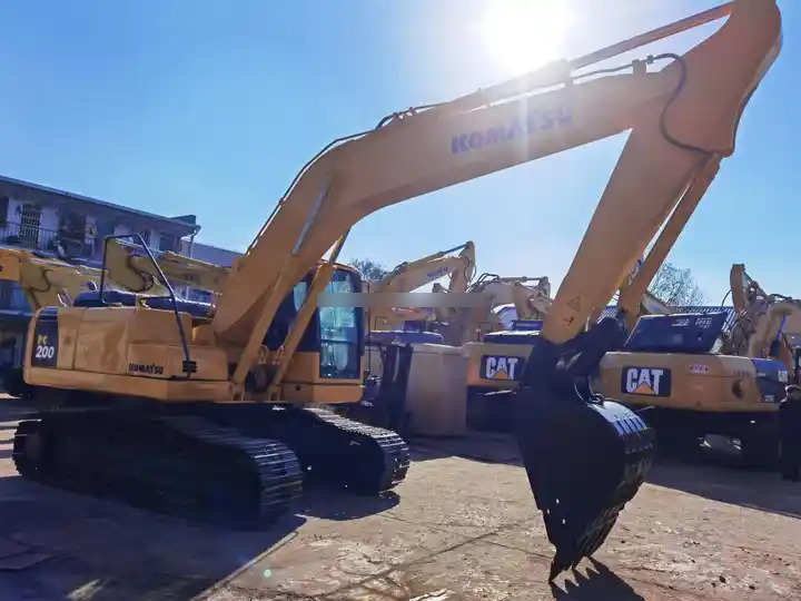 Construction PC200-8 Crawler Komatsu PC220-8 excavator used excavator - Ekskavator me zinxhirë: foto 2 Construction PC200-8 Crawler Komatsu PC220-8 excavator used excavator - Ekskavator me zinxhirë: foto 2