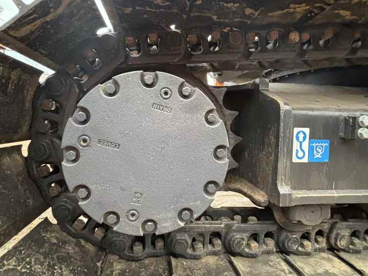 Excavator used Hitachi ZX200 ZX120, excavator original japan Hitachi, excavator original Japan used excavator Hitachi - Ekskavator me zinxhirë: foto 5 Excavator used Hitachi ZX200 ZX120, excavator original japan Hitachi, excavator original Japan used excavator Hitachi - Ekskavator me zinxhirë: foto 5