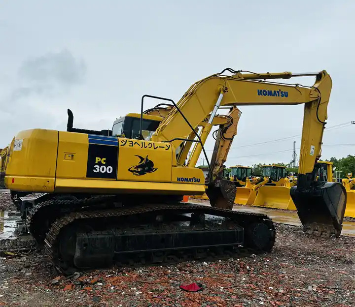 Favorable Price Japan Original Good Working Condition Used Komatsu Pc300-7 Tracked Excavator In Shanghai - Ekskavator me zinxhirë: foto 1 Favorable Price Japan Original Good Working Condition Used Komatsu Pc300-7 Tracked Excavator In Shanghai - Ekskavator me zinxhirë: foto 1