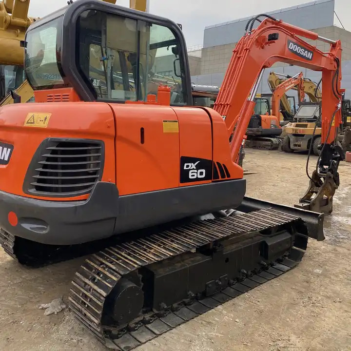 Good Sales 6t Mini Excavator,Small Excavating Machine Korea Doosan Used Excavators Doosan Dx60 For Sale With Nice Work Condition - Ekskavator me zinxhirë: foto 1 Good Sales 6t Mini Excavator,Small Excavating Machine Korea Doosan Used Excavators Doosan Dx60 For Sale With Nice Work Condition - Ekskavator me zinxhirë: foto 1