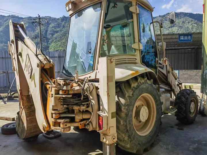 Hot sale Backhoe loader JCB 3CX 4*4 tlb loader UKmade, used cheap JCB 3CX retro loader and digger - Fadromë me shkarkim nga prapa: foto 2 Hot sale Backhoe loader JCB 3CX 4*4 tlb loader UKmade, used cheap JCB 3CX retro loader and digger - Fadromë me shkarkim nga prapa: foto 2