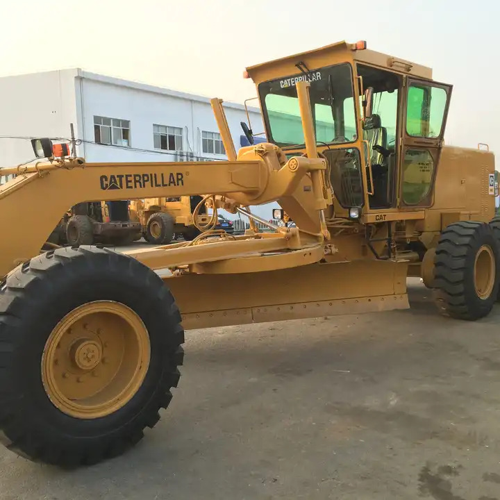 Hot sale Good quality CAT 140g Used motor grader original ca motor grader 140g in good condition cheap price - Makinë niveluese: foto 1 Hot sale Good quality CAT 140g Used motor grader original ca motor grader 140g in good condition cheap price - Makinë niveluese: foto 1
