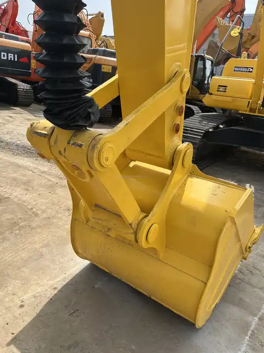 Komatsu Pc200-8 Pc200-7 Pc220-8 Excavator,Used Japan Original Komatsu Pc200-8 Excavator Shovel Hot Sale Spot,Low Price - Ekskavator me zinxhirë: foto 4 Komatsu Pc200-8 Pc200-7 Pc220-8 Excavator,Used Japan Original Komatsu Pc200-8 Excavator Shovel Hot Sale Spot,Low Price - Ekskavator me zinxhirë: foto 4