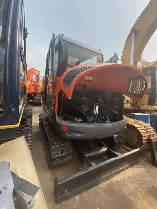 ON SALE Doosan 6ton dx60 Used excavator on sale in stock - Ekskavator me zinxhirë: foto 5 ON SALE Doosan 6ton dx60 Used excavator on sale in stock - Ekskavator me zinxhirë: foto 5