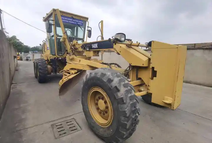 Orginal used cat 140K motor grader with CAT C7 engine in Shanghai China - Makinë niveluese: foto 3 Orginal used cat 140K motor grader with CAT C7 engine in Shanghai China - Makinë niveluese: foto 3