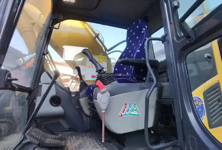 Original Well-Maintained Komatsu PC220-8 Used Excavator for Sale - Ekskavator me zinxhirë: foto 4 Original Well-Maintained Komatsu PC220-8 Used Excavator for Sale - Ekskavator me zinxhirë: foto 4