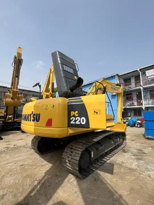 PC220-8 USED EXCAVATOR Good Condition Komatsu PC 200 Original Japan Cheap Used Excavators Used Original Japan Komatsu pc200-8 - Ekskavator me zinxhirë: foto 3 PC220-8 USED EXCAVATOR Good Condition Komatsu PC 200 Original Japan Cheap Used Excavators Used Original Japan Komatsu pc200-8 - Ekskavator me zinxhirë: foto 3