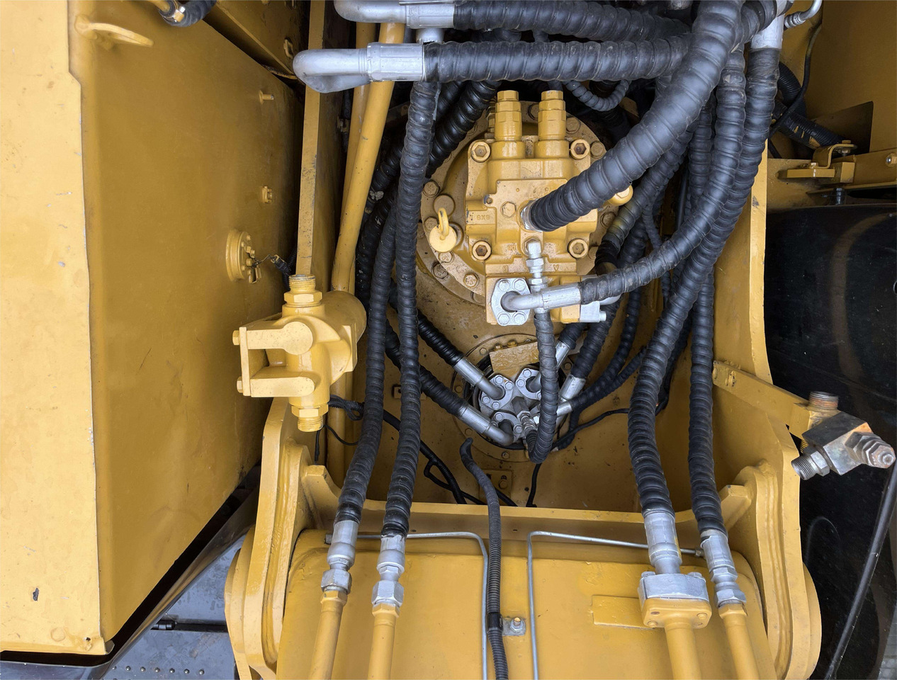 Second Hand Cat Excavator CAT 320D Japan Used Construction Machine 20ton Excavator cat320d - Ekskavator: foto 4 Second Hand Cat Excavator CAT 320D Japan Used Construction Machine 20ton Excavator cat320d - Ekskavator: foto 4