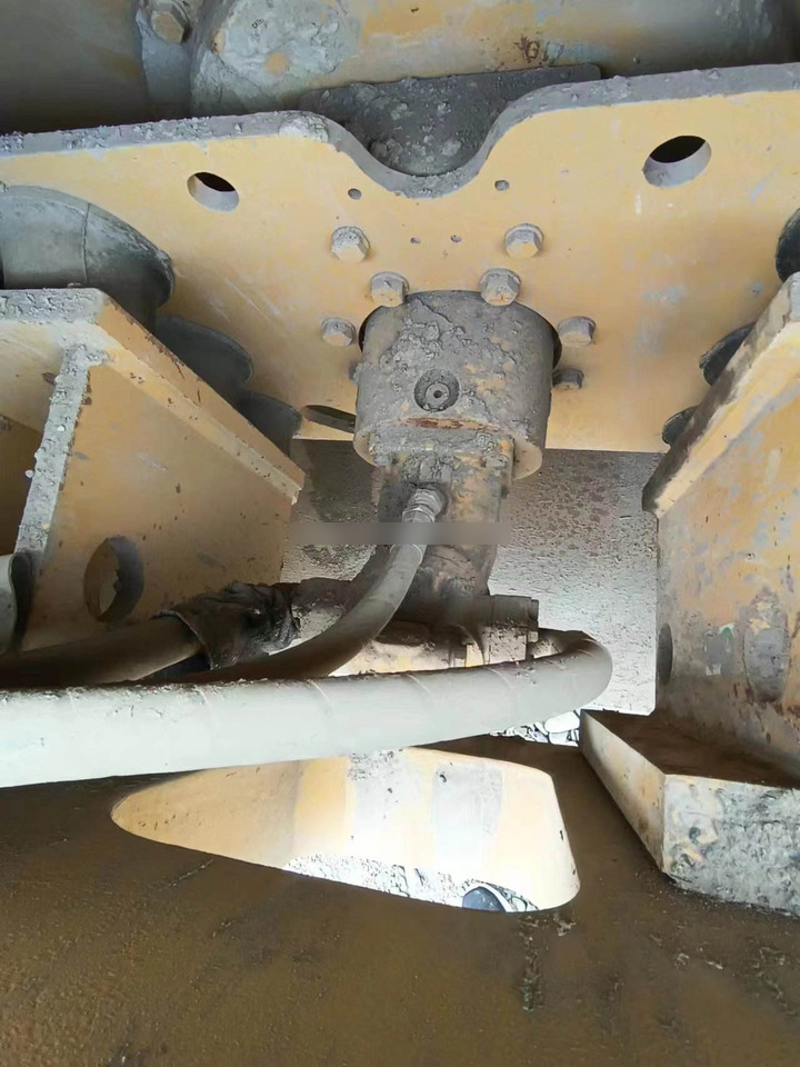 Used CAT CS76XT for sale Second hand caterpillar roller in good condition high brand quality, affordable and in stock - Ngjeshës: foto 5 Used CAT CS76XT for sale Second hand caterpillar roller in good condition high brand quality, affordable and in stock - Ngjeshës: foto 5
