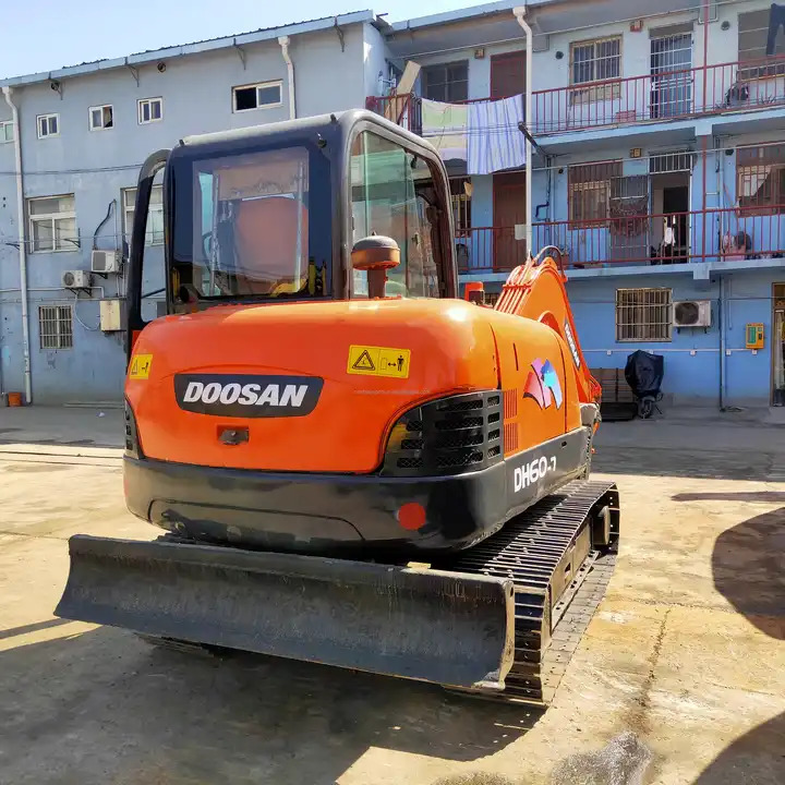 Used Doosan dh60-7 Excavator 100% Korea Used Mini Hydraulic Excavator Low Working Hours Low Price for sale - Ekskavator me zinxhirë: foto 3 Used Doosan dh60-7 Excavator 100% Korea Used Mini Hydraulic Excavator Low Working Hours Low Price for sale - Ekskavator me zinxhirë: foto 3