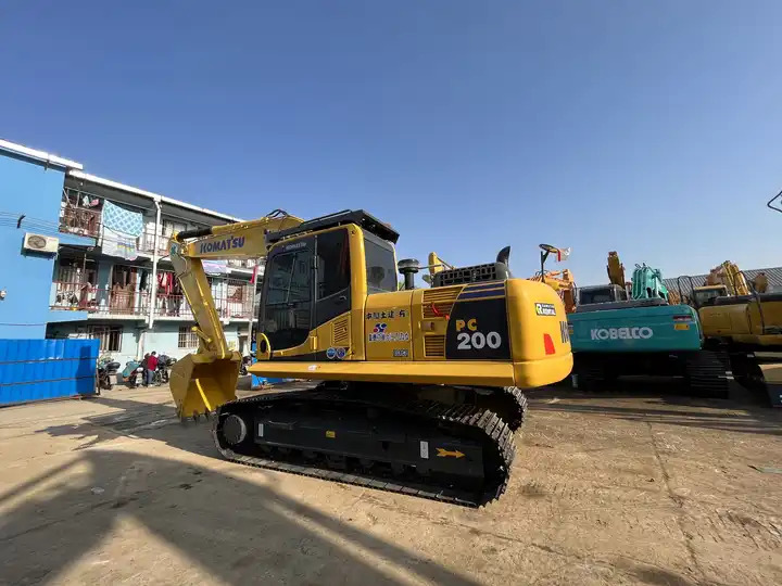 Used Komatsu Pc200-8 Excavator,20 Ton Komatsu Pc200-8n1 Pc220-8mo Hydraulic Crawler Backhoe Medium Excavator Rega In Stock - Ekskavator me zinxhirë: foto 2 Used Komatsu Pc200-8 Excavator,20 Ton Komatsu Pc200-8n1 Pc220-8mo Hydraulic Crawler Backhoe Medium Excavator Rega In Stock - Ekskavator me zinxhirë: foto 2