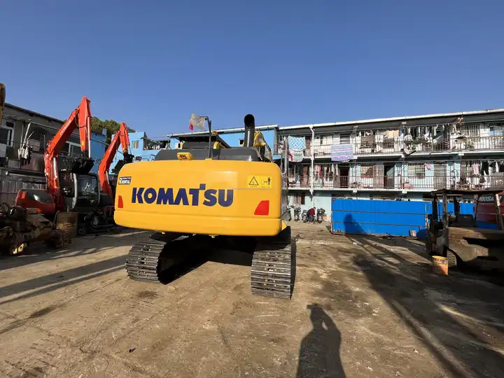 Used Komatsu Pc200-8 Excavator,20 Ton Komatsu Pc200-8n1 Pc220-8mo Hydraulic Crawler Backhoe Medium Excavator Rega In Stock - Ekskavator me zinxhirë: foto 5 Used Komatsu Pc200-8 Excavator,20 Ton Komatsu Pc200-8n1 Pc220-8mo Hydraulic Crawler Backhoe Medium Excavator Rega In Stock - Ekskavator me zinxhirë: foto 5