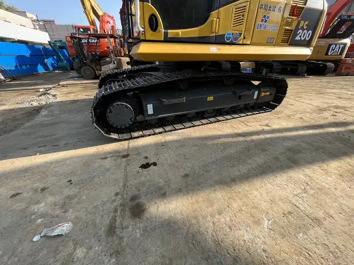 Used Komatsu Pc200-8 Excavator,20 Ton Komatsu Pc200-8n1 Pc220-8mo Hydraulic Crawler Backhoe Medium Excavator Rega In Stock - Ekskavator me zinxhirë: foto 4 Used Komatsu Pc200-8 Excavator,20 Ton Komatsu Pc200-8n1 Pc220-8mo Hydraulic Crawler Backhoe Medium Excavator Rega In Stock - Ekskavator me zinxhirë: foto 4