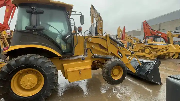 Used caterpillar backhoe loader CAT 420F2 in good condition for sale - Fadromë me shkarkim nga prapa: foto 3 Used caterpillar backhoe loader CAT 420F2 in good condition for sale - Fadromë me shkarkim nga prapa: foto 3