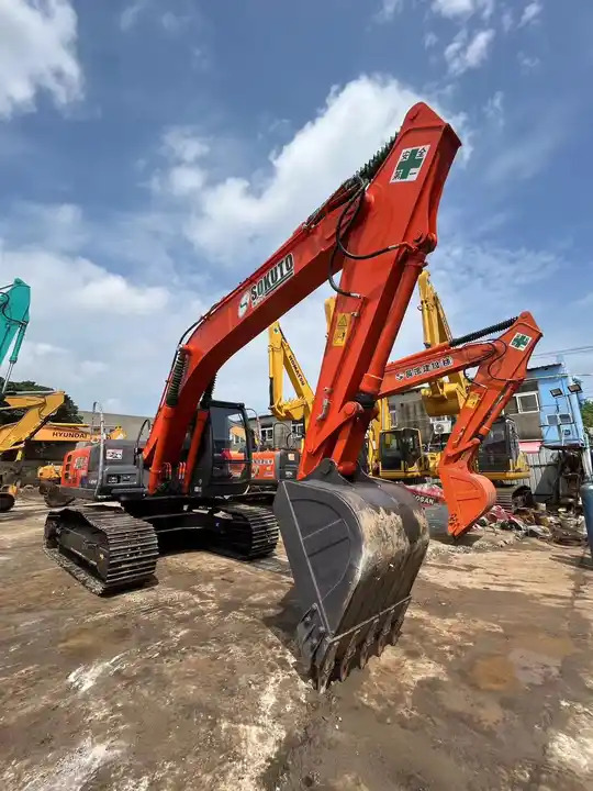 Used excavator Hitachi ZX120 Japanese second hand Excavadoras de segunda mano - Ekskavator: foto 3 Used excavator Hitachi ZX120 Japanese second hand Excavadoras de segunda mano - Ekskavator: foto 3