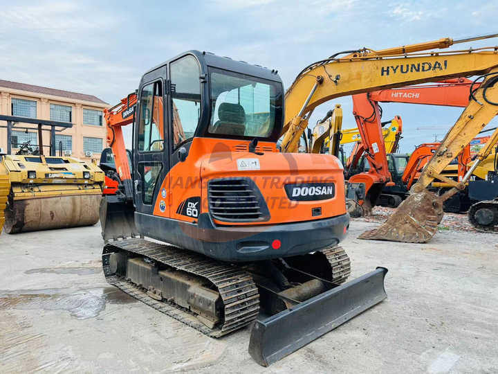 Used excavator doosan dx60 excavators earth-moving machinery doosan dx60 dx80 dx75 dx225 dh60 dh60-7for sale - Ekskavator me zinxhirë: foto 5 Used excavator doosan dx60 excavators earth-moving machinery doosan dx60 dx80 dx75 dx225 dh60 dh60-7for sale - Ekskavator me zinxhirë: foto 5