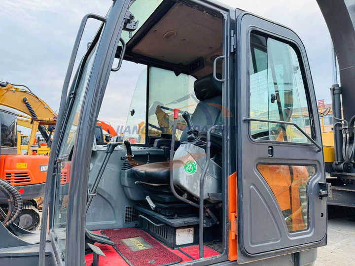 Used excavator doosan dx60 excavators earth-moving machinery doosan dx60 dx80 dx75 dx225 dh60 dh60-7for sale - Ekskavator me zinxhirë: foto 4 Used excavator doosan dx60 excavators earth-moving machinery doosan dx60 dx80 dx75 dx225 dh60 dh60-7for sale - Ekskavator me zinxhirë: foto 4