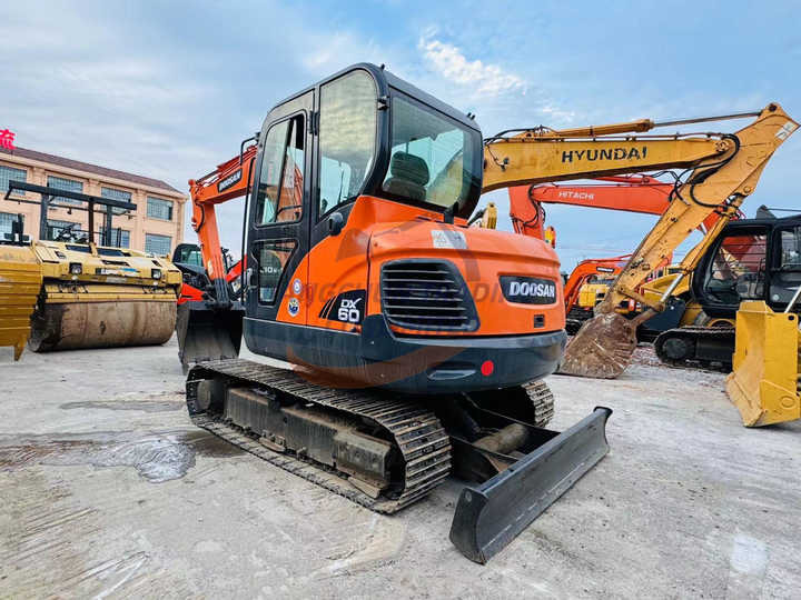 Used excavator doosan dx60 excavators earth-moving machinery doosan dx60 dx80 dx75 dx225 dh60 dh60-7for sale - Ekskavator me zinxhirë: foto 3 Used excavator doosan dx60 excavators earth-moving machinery doosan dx60 dx80 dx75 dx225 dh60 dh60-7for sale - Ekskavator me zinxhirë: foto 3