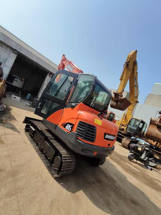 Used excavator doosan dx60 excavators machinery doosan dx60 dx80 dx75 dx225 dh60 dh60-7 excavator - Ekskavator me zinxhirë: foto 5 Used excavator doosan dx60 excavators machinery doosan dx60 dx80 dx75 dx225 dh60 dh60-7 excavator - Ekskavator me zinxhirë: foto 5