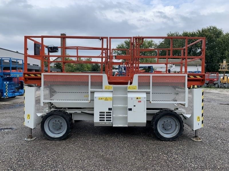 Genie GS3390 - 12,06 m - 4x4 - diesel - Ngritës gërshërë: foto 4 Genie GS3390 - 12,06 m - 4x4 - diesel - Ngritës gërshërë: foto 4