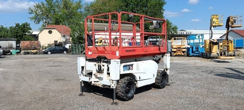 Haulotte Compact 10 DX - 4x4 - 10m - diesel - Ngritës gërshërë: foto 2 Haulotte Compact 10 DX - 4x4 - 10m - diesel - Ngritës gërshërë: foto 2