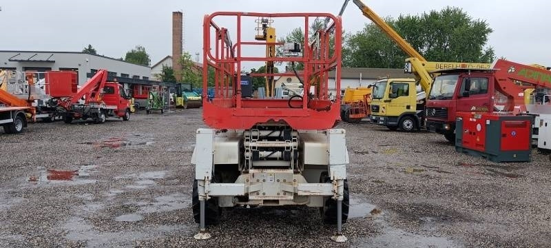 Haulotte Compact 10 DX - 4x4 - 10m - diesel - Ngritës gërshërë: foto 3 Haulotte Compact 10 DX - 4x4 - 10m - diesel - Ngritës gërshërë: foto 3