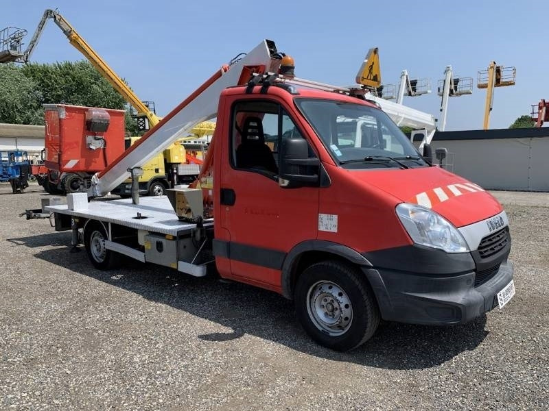 Iveco Daily Multitel 160 ALU DS - 16m - Platformë ajrore e montuar në kamion: foto 1 Iveco Daily Multitel 160 ALU DS - 16m - Platformë ajrore e montuar në kamion: foto 1