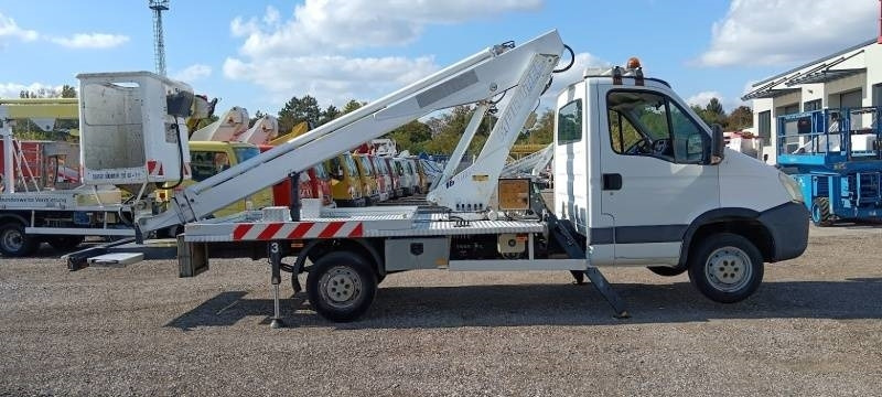 Iveco Daily Multitel 160 ALU DS - 16m - Platformë ajrore e montuar në kamion: foto 4 Iveco Daily Multitel 160 ALU DS - 16m - Platformë ajrore e montuar në kamion: foto 4
