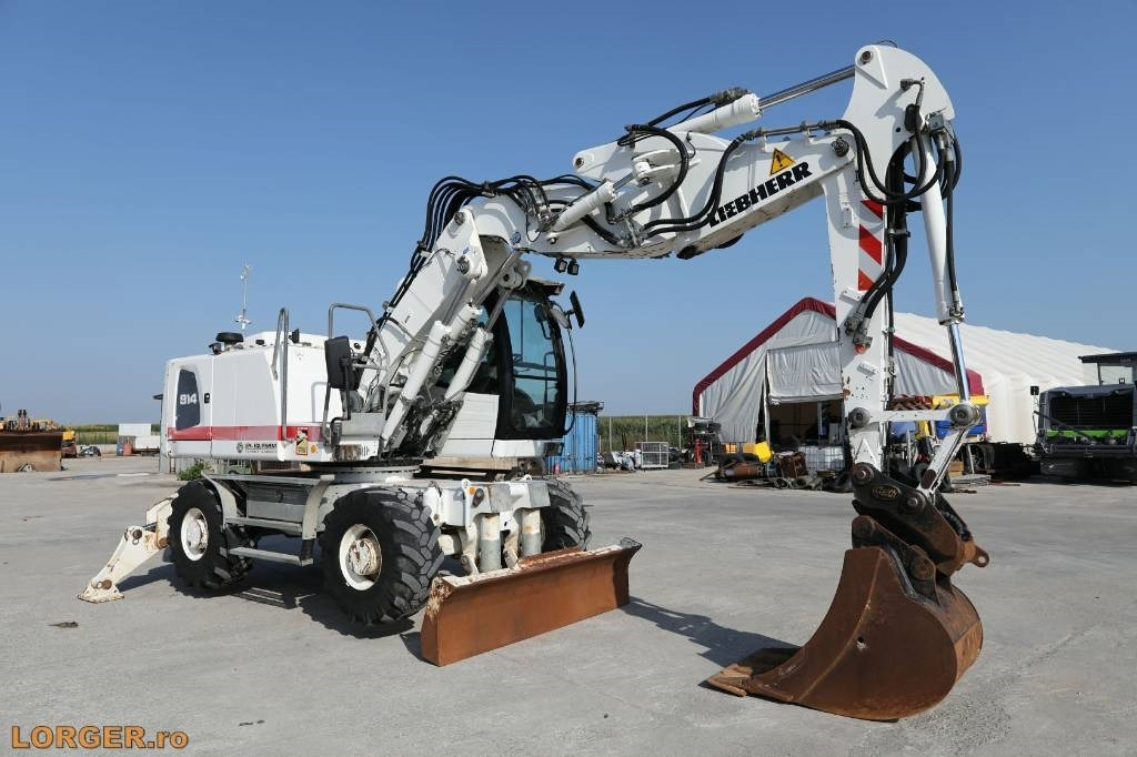 Liebherr A 914 - Ekskavator me goma: foto 1 Liebherr A 914 - Ekskavator me goma: foto 1