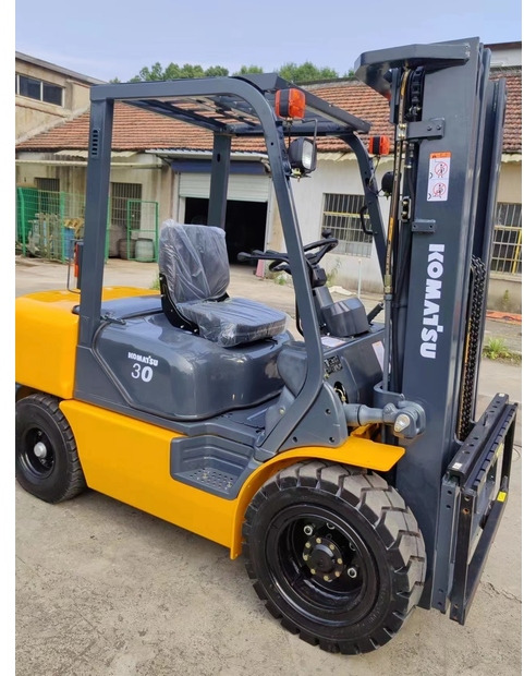 2022 Komatsu FD30-14 - Pirun ngritës: foto 1 2022 Komatsu FD30-14 - Pirun ngritës: foto 1