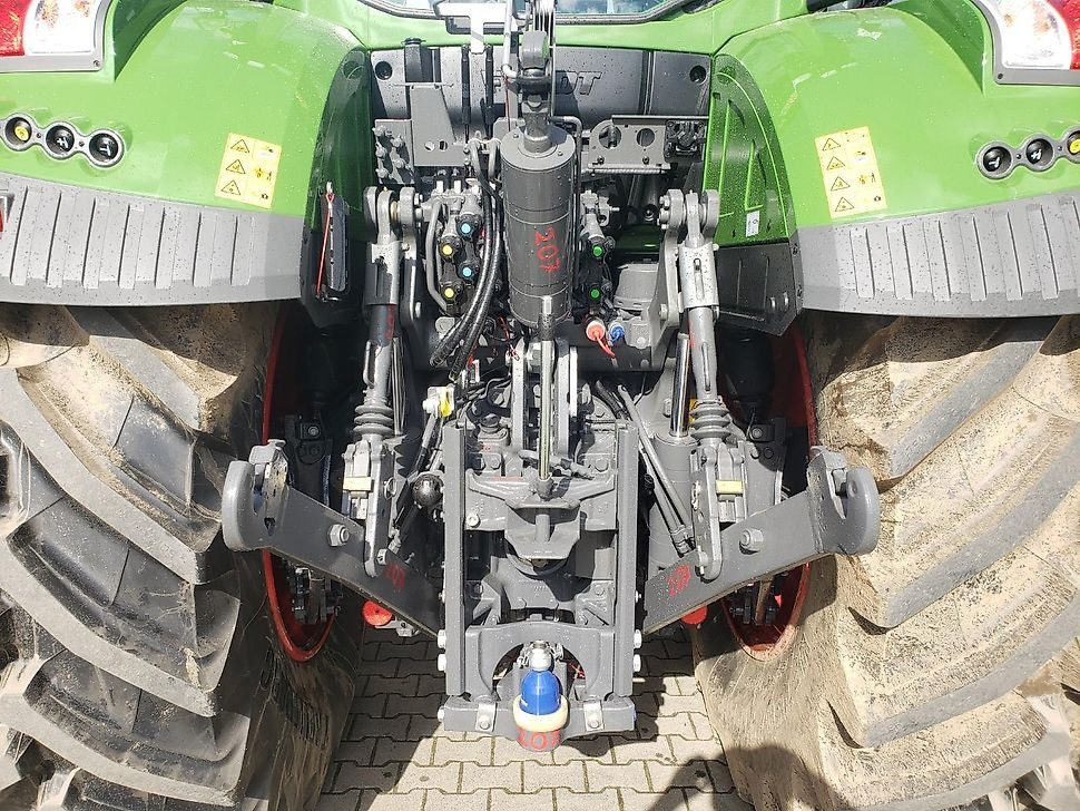 J.Reiff Sarl
Herr Stefan Neukirch - 77 Z.I in den - Traktor: foto 5 J.Reiff Sarl
Herr Stefan Neukirch - 77 Z.I in den - Traktor: foto 5