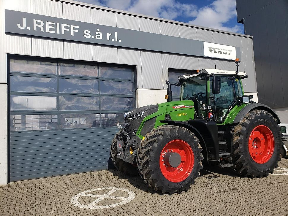 J.Reiff Sarl
Herr Stefan Neukirch - 77 Z.I in den - Traktor: foto 2 J.Reiff Sarl
Herr Stefan Neukirch - 77 Z.I in den - Traktor: foto 2