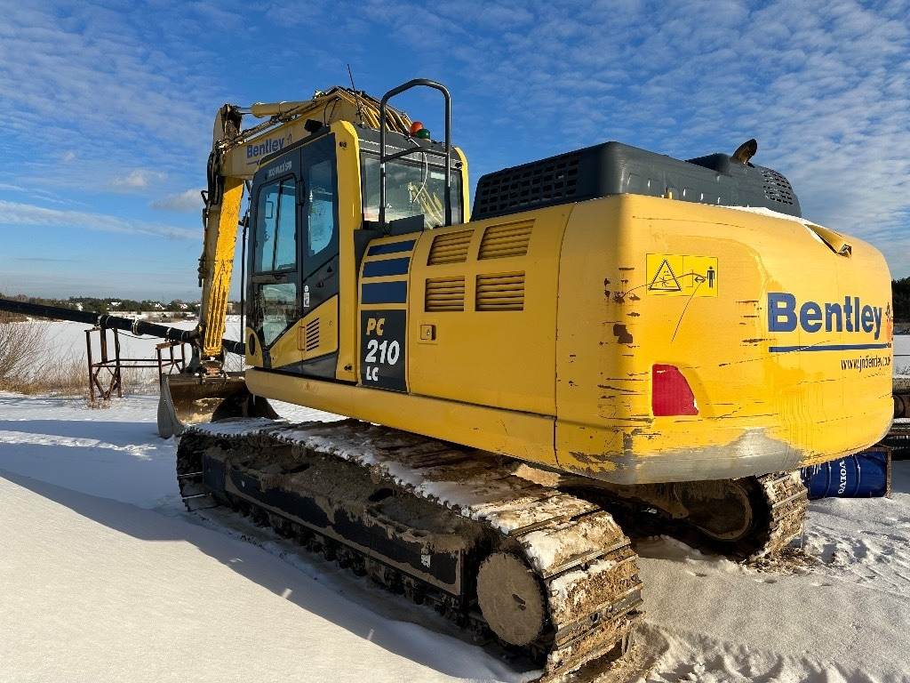 Komatsu PC 210 LC-11 - Ekskavator me zinxhirë: foto 3 Komatsu PC 210 LC-11 - Ekskavator me zinxhirë: foto 3