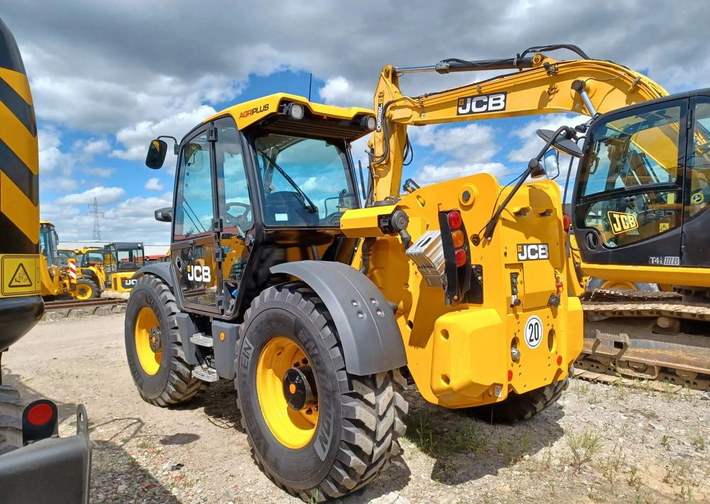JCB 560-80 Agri Plus - Ekskavator teleskopik: foto 4 JCB 560-80 Agri Plus - Ekskavator teleskopik: foto 4