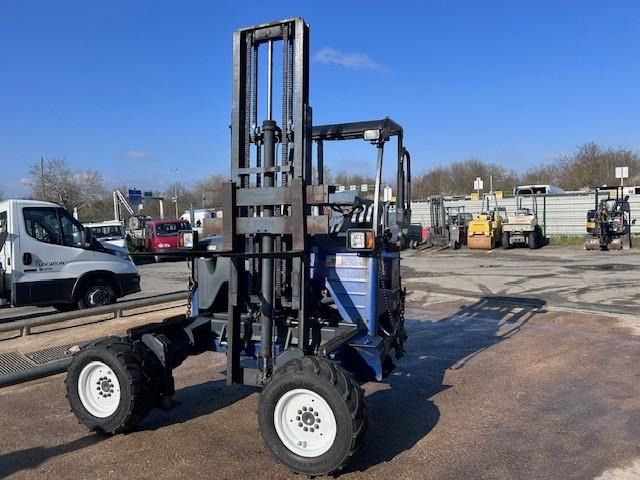 MOFFET M8-25.4 3X3X3 M8-25.4 MULTIDIRECTIONNEL - Pirun i montuar në kamion: foto 4 MOFFET M8-25.4 3X3X3 M8-25.4 MULTIDIRECTIONNEL - Pirun i montuar në kamion: foto 4