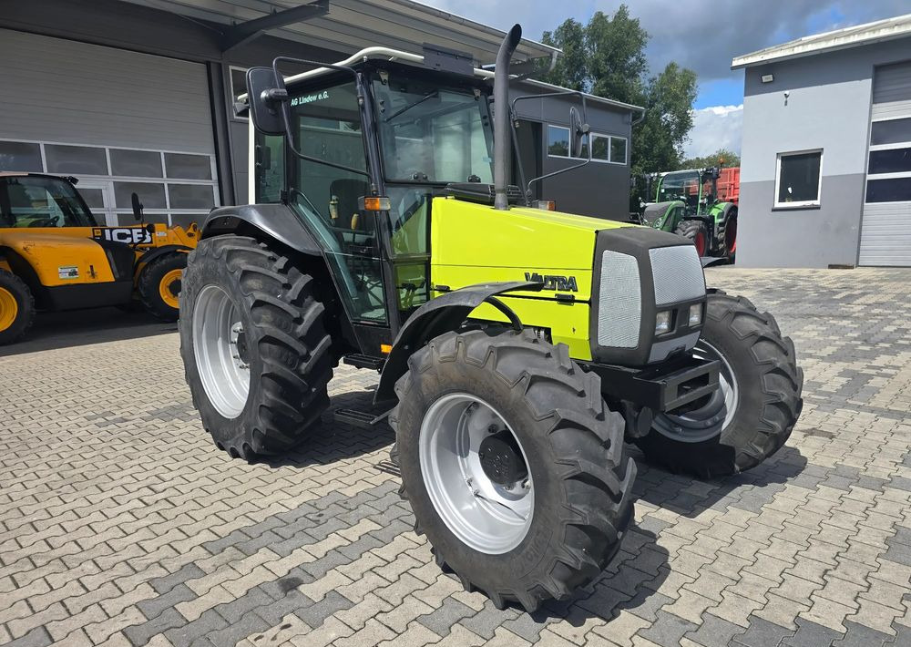 Valtra 800 - Traktor: foto 1 Valtra 800 - Traktor: foto 1