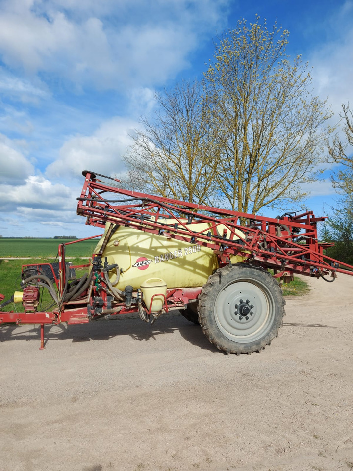 HARDI Ranger 2500 - Spërkatës me rimorkio: foto 1 HARDI Ranger 2500 - Spërkatës me rimorkio: foto 1
