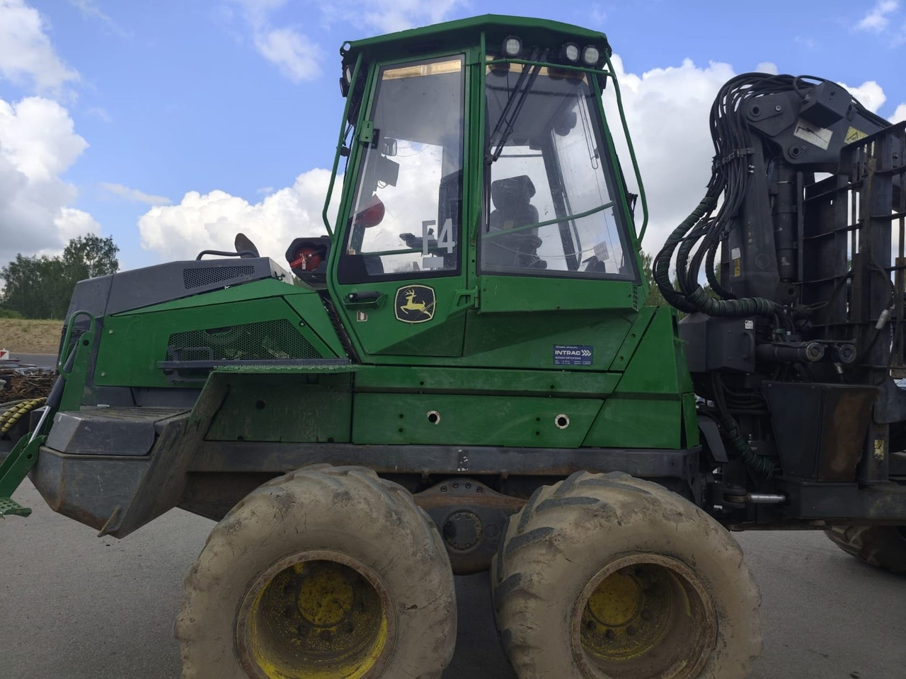 JOHN DEERE 910G - Transportues pyjor: foto 2 JOHN DEERE 910G - Transportues pyjor: foto 2