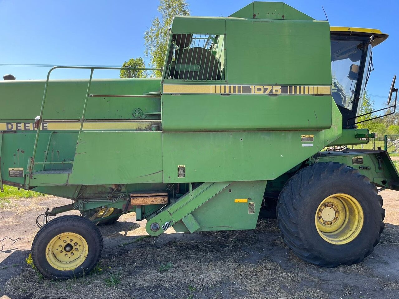 John Deere 1075 - Autokombajnë: foto 2 John Deere 1075 - Autokombajnë: foto 2
