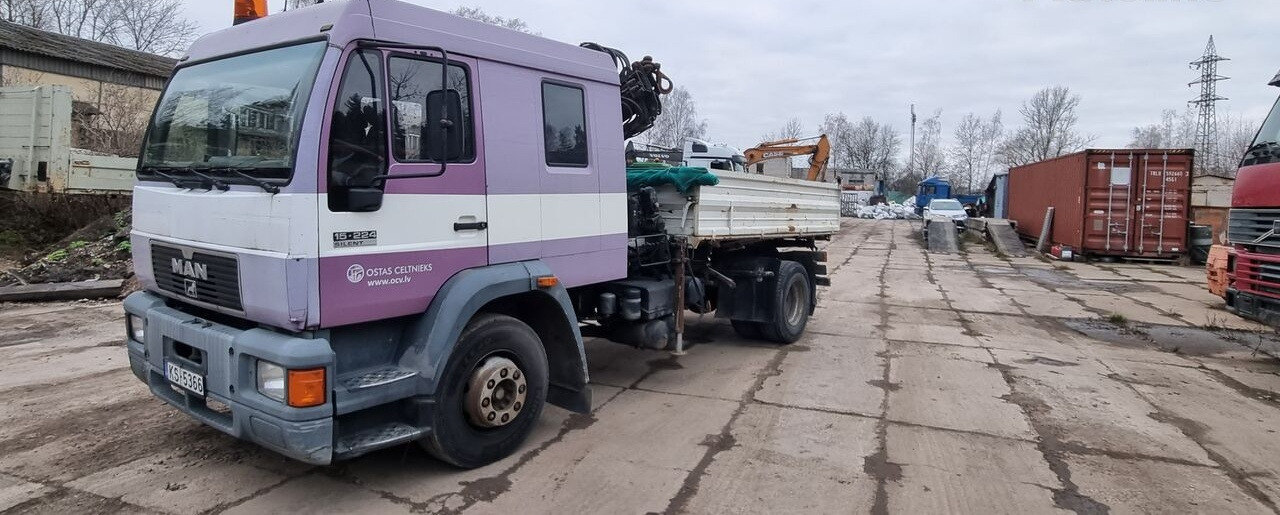 MAN 15.224 - Kamion vetëshkarkues, Kamion me vinç: foto 1 MAN 15.224 - Kamion vetëshkarkues, Kamion me vinç: foto 1