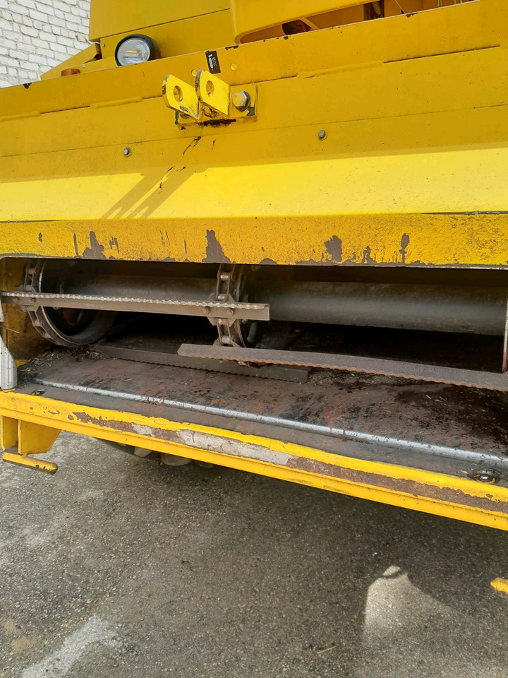 New Holland TC5070 - Autokombajnë: foto 5 New Holland TC5070 - Autokombajnë: foto 5
